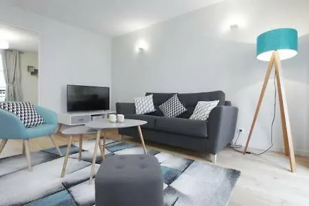 Beautiful Flat Near Eiffel Tower *