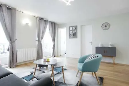 Beautiful Flat Near Eiffel Tower *